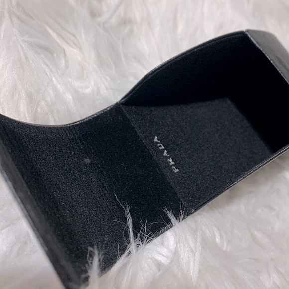 PRADA eyewear case textured velvet lined Prada microfiber cloth magnetic closure - Picture 4 of 12